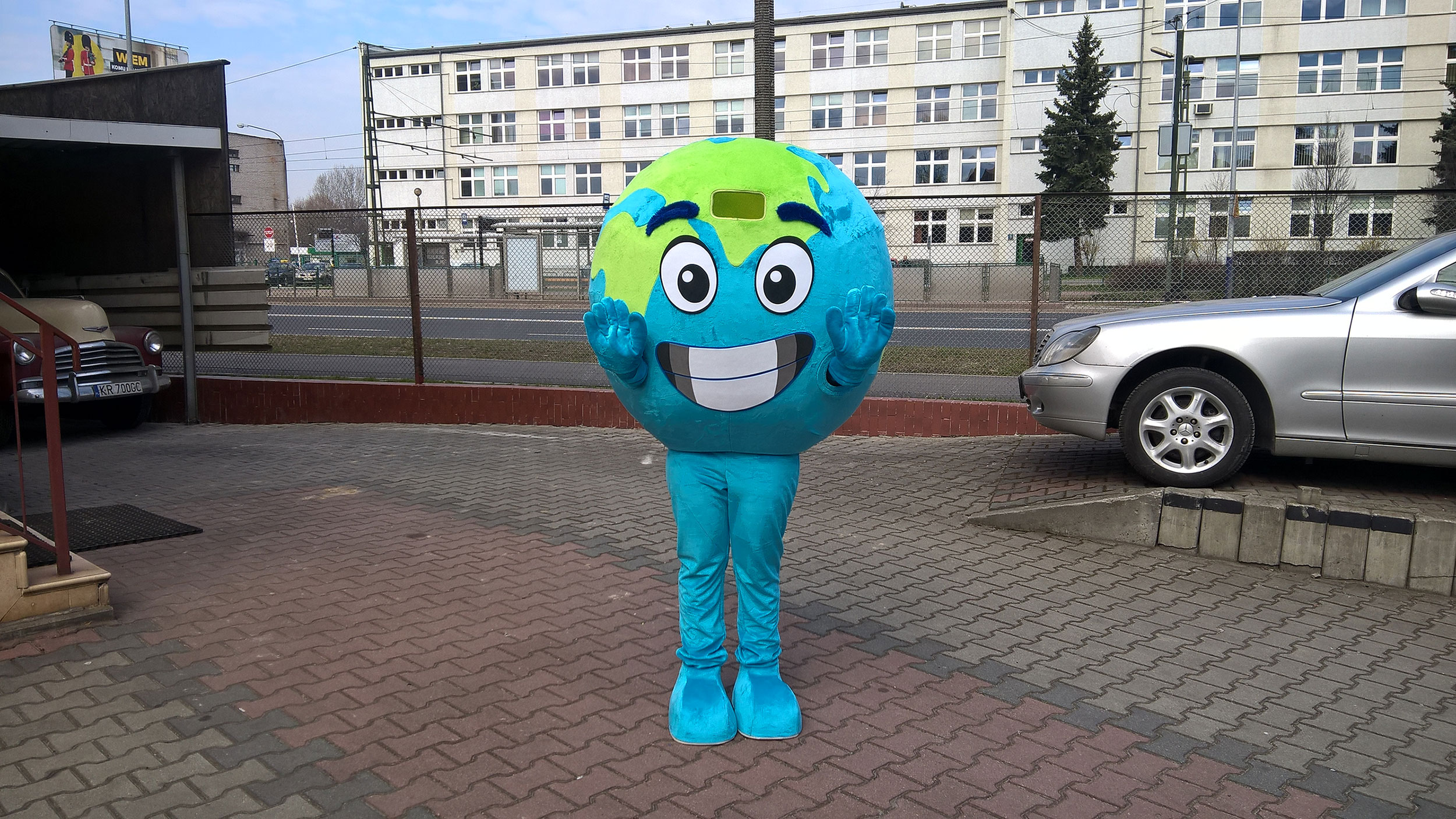 Wykańcza Cię już szukanie rozwiązań, aby zaprojektować unikalne maskotki? Rada Elabika! Globus